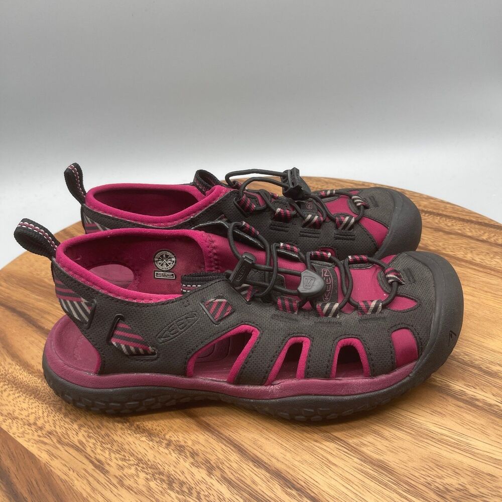 KEEN Solr Sandals Womens Size 6 Black Pink Sport Water Walking Outdoor Shoes